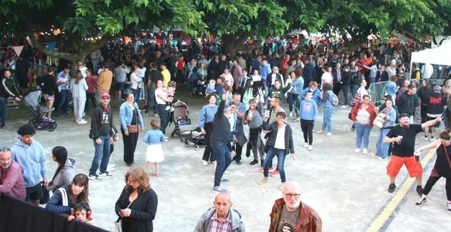 photo  dès 21 h 30, le public était au rendez-vous.  &copy;  le maine libre 