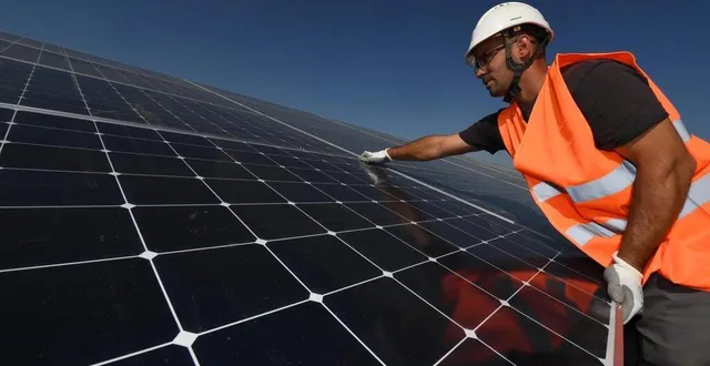 photo  des panneaux seront posés sur les toitures de l’extension de la msp de coulans-sur-gée et la future msp de vallon-sur-gée.  &copy;  archives courrier de l’ouest – laurent combet 