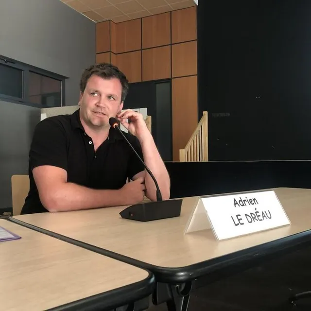 photo adrien le dréau, lors de son élection au poste d’adjoint au maire, en juin 2023.  ©  archives ouest-france