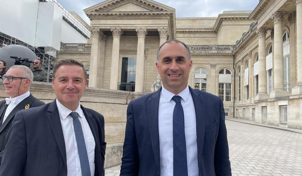 De Nantes à Paris, on a suivi les deux nouveaux députés socialistes de