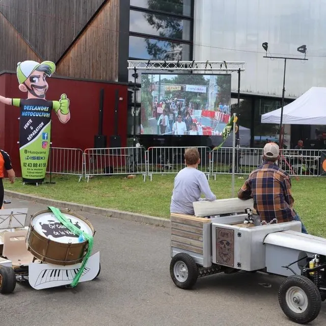 photo un écran géant, nouveauté de cette année, a été mis à disposition des spectateurs mais également des participants.  ©  ouest-france