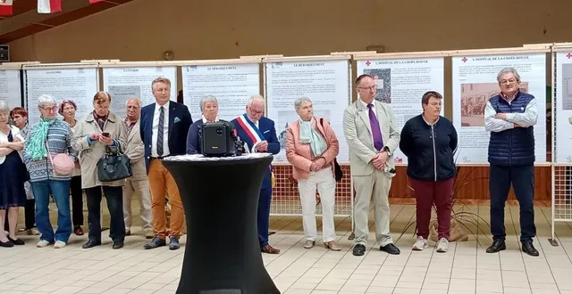 photo  à l’occasion de la fête communale et patronale, élus, habitants et représentants de l’établissement giel don bosco se sont réunis dans la salle des fêtes pour commémorer les 80 ans de la libération de giel-courteilles (orne).  &copy;  ouest-france 