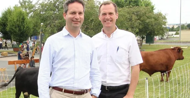 photo  le nouveau franchisé de mcdonald de sablé-sur-sarthe, guillaume chambraud (à gauche), et gonzague de lestapis, le directeur du site (à droite) ont organisé un comice agricole, dimanche 14 juillet 2024.  &copy;  le maine libre 