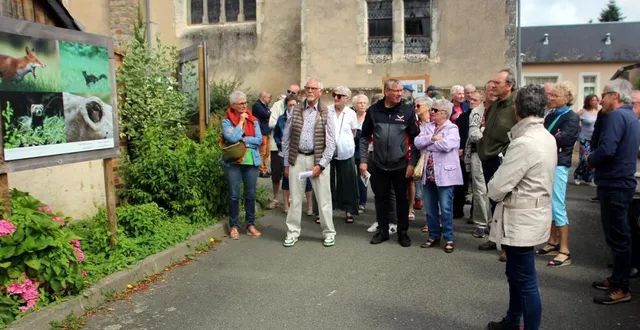 photo  le vernissage sous la conduite de rémi lépinay, photographe, membre de bercé naturellement.  &copy;  le maine libre 