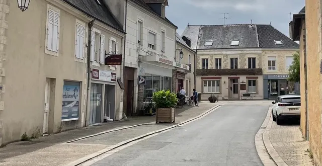 photo  dans quelques semaines, de nouveaux commerçants feront leur apparition dans le centre de tuffé.  &copy;  le maine libre 