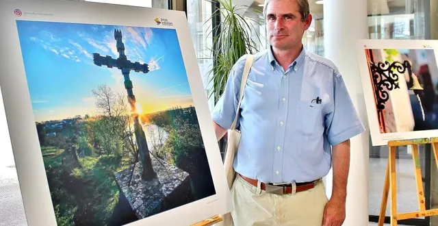 photo  bruno fromentière, habitant de vion, a réalisé le cliché vainqueur du concours : une photo de la croix sainte-anne, sur les hauteurs de juigné-sur-sarthe, au lever du soleil.  &copy;  ouest-france 