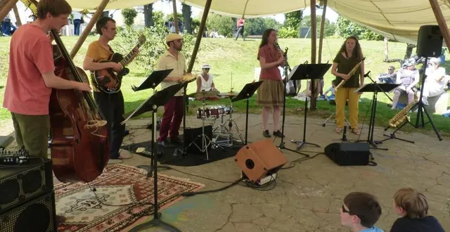 photo  plus de 250 spectateurs ont assisté à la prestation de toca de ouriço.  &copy;  le maine libre 