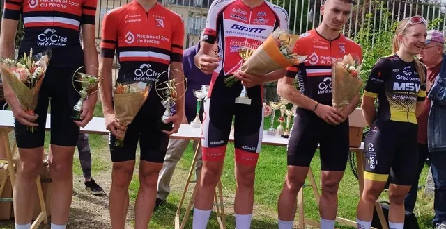 photo  podium de la course 2024.  &copy;  vsf cyclisme 