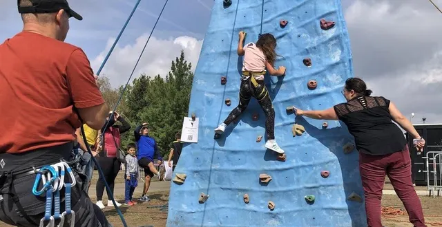 photo  l’escalade sera de la partie jeudi 18 juillet parmi les activités proposées à l’espace henri-royer.  &copy;  archives ouest-france 