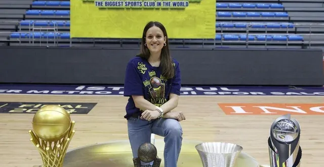 photo  camille aubert a décroché quatre trophées pour sa première année en tant qu’assistante de valérie garnier à fenerbahçe.  &copy;  fenerbahçe sk 
