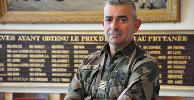 photo  le colonel axel girard arrive de l’école de guerre, à paris. il a pris le commandement du prytanée national militaire le 12 juillet.  &copy;  le maine libre 