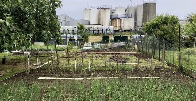 photo  entre la rue louis-bréguet et les jardins ouvriers près de la sarthe, l’usine sotremo traite des déchets liquides dangereux.  &copy;  le maine libre 