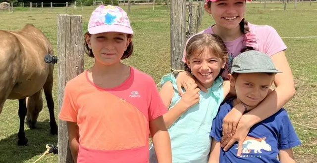 photo  quatre des enfants de violette.  &copy;  co 