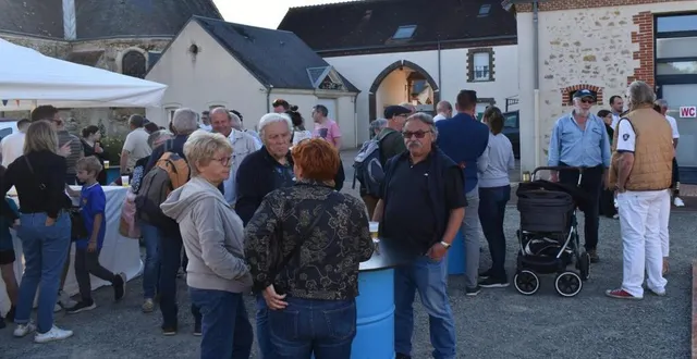 photo  repas, retraite aux flambeaux et feu d’artifice étaient au programme.  &copy;  le maine libre 