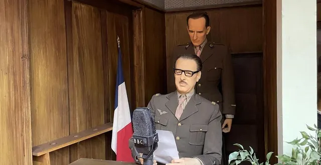 photo  parmi les scènes représentées au musée juin-44 de l'aigle (orne), le général de gaulle dans les studios de la bbc.  &copy;  ouest-france 
