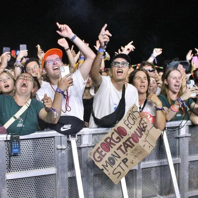 photo georgio avait des fans inconditionnels au premier rang.  ©  ouest-france