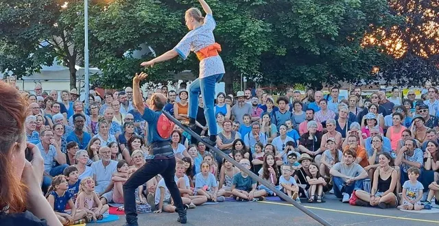 photo  la compagnie barosolo présente « haute heure », une série de numéros de cirque envoûtants.  &copy;  ouest-france 