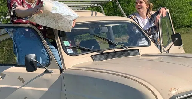 photo  chloé et jade se préparent pour février 2025. la recherche de partenaires financiers prend différentes formes.  &copy;  4l copsy 