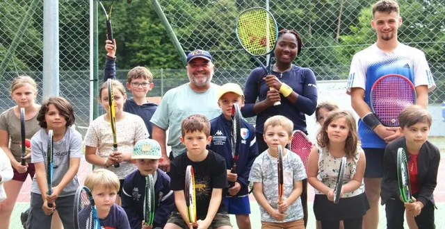 photo  les enfants comme les adultes étaient ravis de la présence de gloriana nahum.  &copy;  vincent ague 