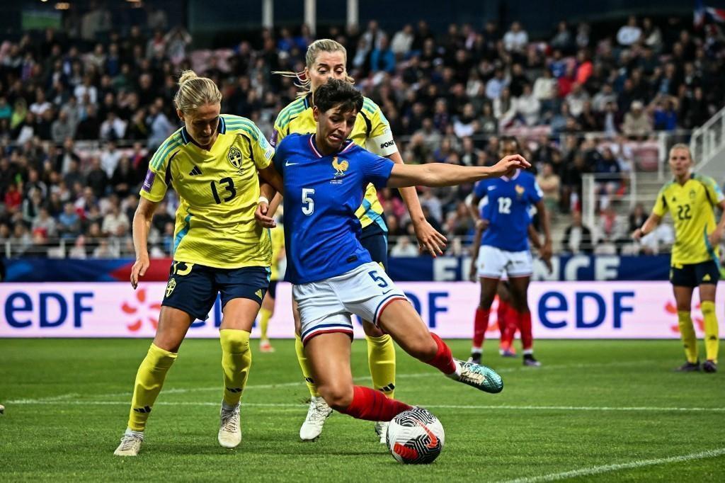 JO 2024 - Football. Une gêne musculaire pour Elisa De Almeida, Eugénie ...