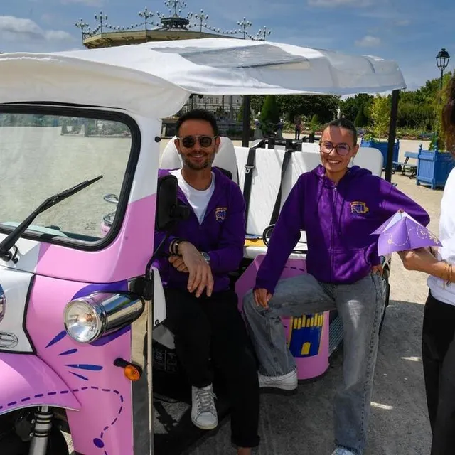 photo l’entreprise dispose de quatre tuk tuks et quatre chauffeurs.  ©  co – laurent combet
