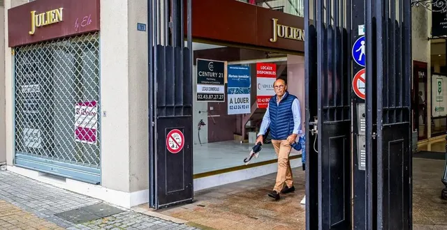 photo  plusieurs magasins ferment leur porte au passage du commerce.  &copy;   le maine libre – yvon loué 