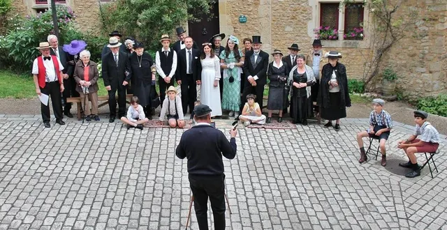 photo  la scène de la photo de mariage, rue du tertre, pendant une répétition des 