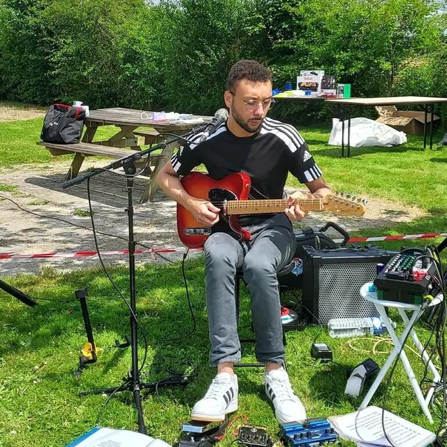 photo kilian moguet des blues breakers a animé le repas et a obtenu un succès unanime.  ©  ouest-france