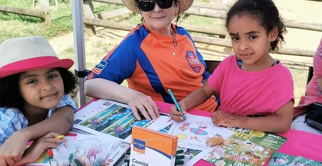 photo  les bénévoles de la ligue contre le cancer ont également accueilli de jeunes enfants.  &copy;  le maine libre 