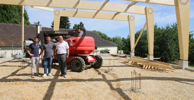 photo  de gauche à droite, matthieu dubois, antony talvard et claude langevin  &copy;  le maine libre 