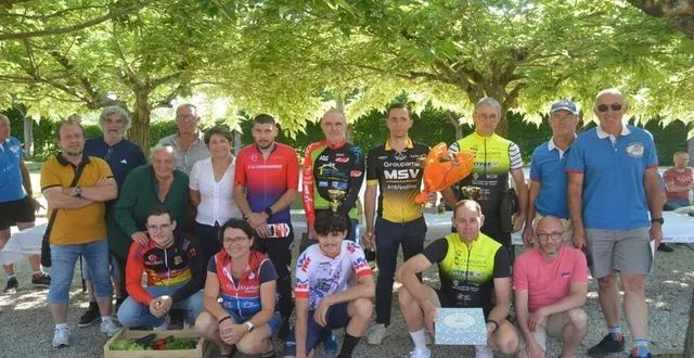 photo  la course cycliste organisée par la patriote de bonnétable était l’occasion de faire une belle fête au village.  &copy;  mairie de mézières-sur-ponthouin 