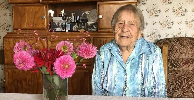 photo  léa coulée vit tranquillement, chez elle, bien entourée par sa famille et ses amis.  &copy;  le maine libre 