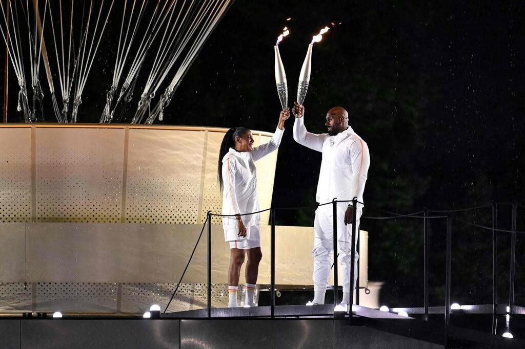 VIDÉO. JO 2024 quand Teddy Riner s’échappe du bateau français pour