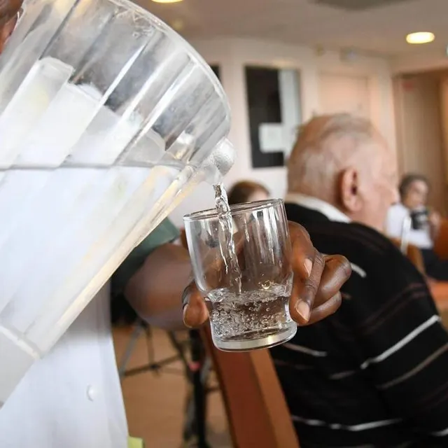 photo pendant les épisodes de forte chaleur, il convient d’apporter une vigilance particulière aux personnes âgées et/ou isolées (photo d’illustration).  ©  archives co - marie delage