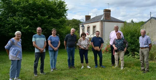 photo  les membres du jury se baladent dans la commune pour décider de leur verdict.  &copy;  le maine libre 