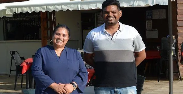 photo  à la direction du camping et du bar restaurant, arun padmakumar et atitha spencer.  &copy;  ouest-france 