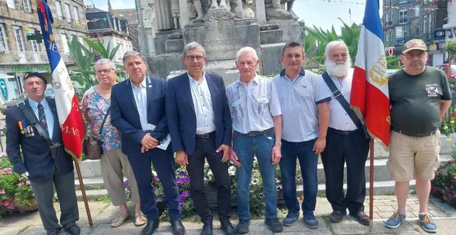 photo  claude lefèvre, président de l’unc ; chantal miclard, présidente du souvenir français de la ferté-macé ; josé collado, conseiller départemental ; michel leroyer, maire ; michel goualier, président de la fnaca ; cédric moulin, responsable de ciné ferté ; yves jeanne, porte-drapeau, et didier miclard, président du souvenir français de domfront-en-poiraie.  &copy;  ouest-france 