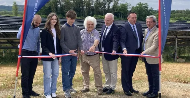 photo  tous les habitants étaient invités à cette inauguration.  &copy;  urbasolar 
