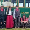 photo le petit-anjou reste en gare pour emporter ses visiteurs dans un voyage vers le petit train d’autrefois, dans une ambiance fidèle aux années 40 pour fêter les 80 ans de la libération.