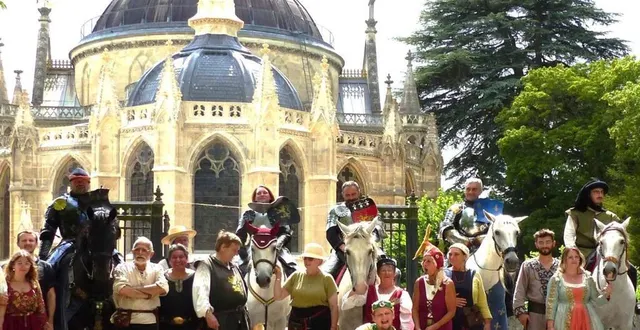 photo  l’association le griffon rouge compte de nombreux bénévoles français et européens, passionnés par l’époque du moyen-âge.  &copy;  griffon rouge. 