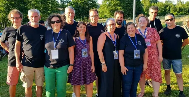 photo  l’équipe du collectif 110 rayonne au cœur de la bonn’zik, un festival couronné de succès grâce à leur énergie et leur passion.  &copy;  le maine libre 