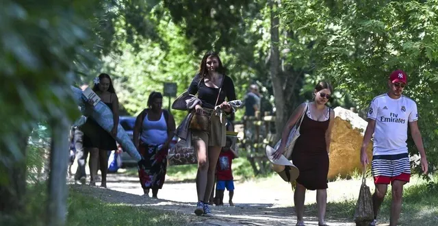 photo  la fin du mois de juillet a été marquée par des températures plus élevées, incitant les sarthois à se rendre dans les plans d’eau.  &copy;  le maine libre – denis lambert 
