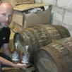 photo florian godineau apporte un soin particulier à la conception d’un rhum traditionnel. celui-ci vieillit durant six mois dans des fûts en chêne.