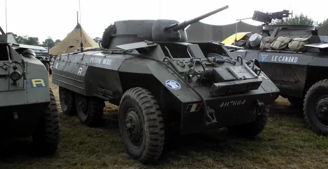 photo  les véhicules blindés de la colonne leclerc sillonneront les routes sarthoises dans une grande reconstitution.  &copy;  le maine libre 