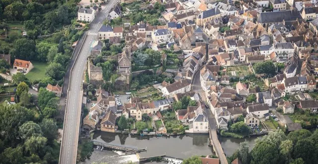 photo  de beaumont-sur-sarthe, vous pouvez pédaler sur 45,5 km pour découvrir le patrimoine et l’histoire de la sarthe, de l’époque antique à nos jours.  &copy;  archives ouest-france 