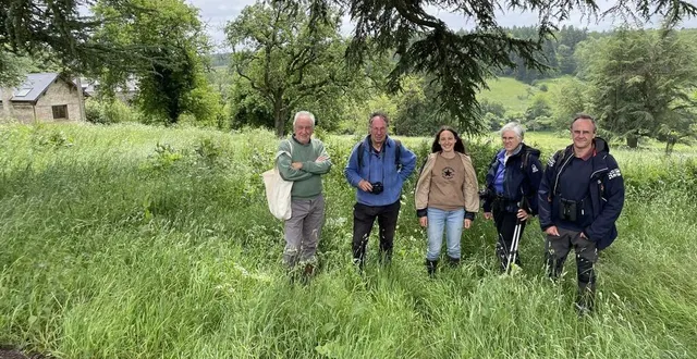 photo  une partie des responsables de l’association qui fait vivre le domaine sauvage du costil (de gauche à droite) : didier goret, secrétaire ; peter stalleger, président et naturaliste ; eva bouillard, animatrice et cheville ouvrière ; sophie et guy ticheville, ornithologues et membres.  &copy;  ouest-france 