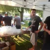 photo de nombreux bénévoles mobilisés et motivés pour assurer la soirée guinguette qui a rencontré un large succès vendredi.