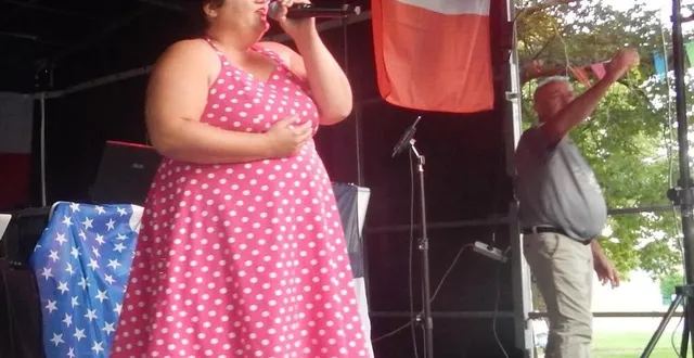 photo  marina a repris le répertoire incontournable de la chanson française.  &copy;  le maine libre 