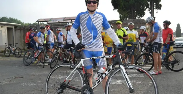 photo  du haut de ses 88 ans, bernard dalibard, le doyen du club cyclotouriste sabolien, fait du vélo sa discipline de vie depuis plus d’un demi-siècle, et continue d’avaler les kilomètres en pédalant joyeusement.  &copy;  le maine libre 
