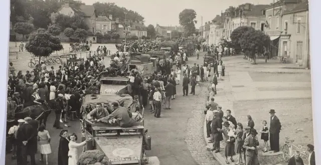 photo  la 2e division blindée entre à sablé-sur-sarthe, signe de la fin de l’occupation.  &copy;  collection privée 